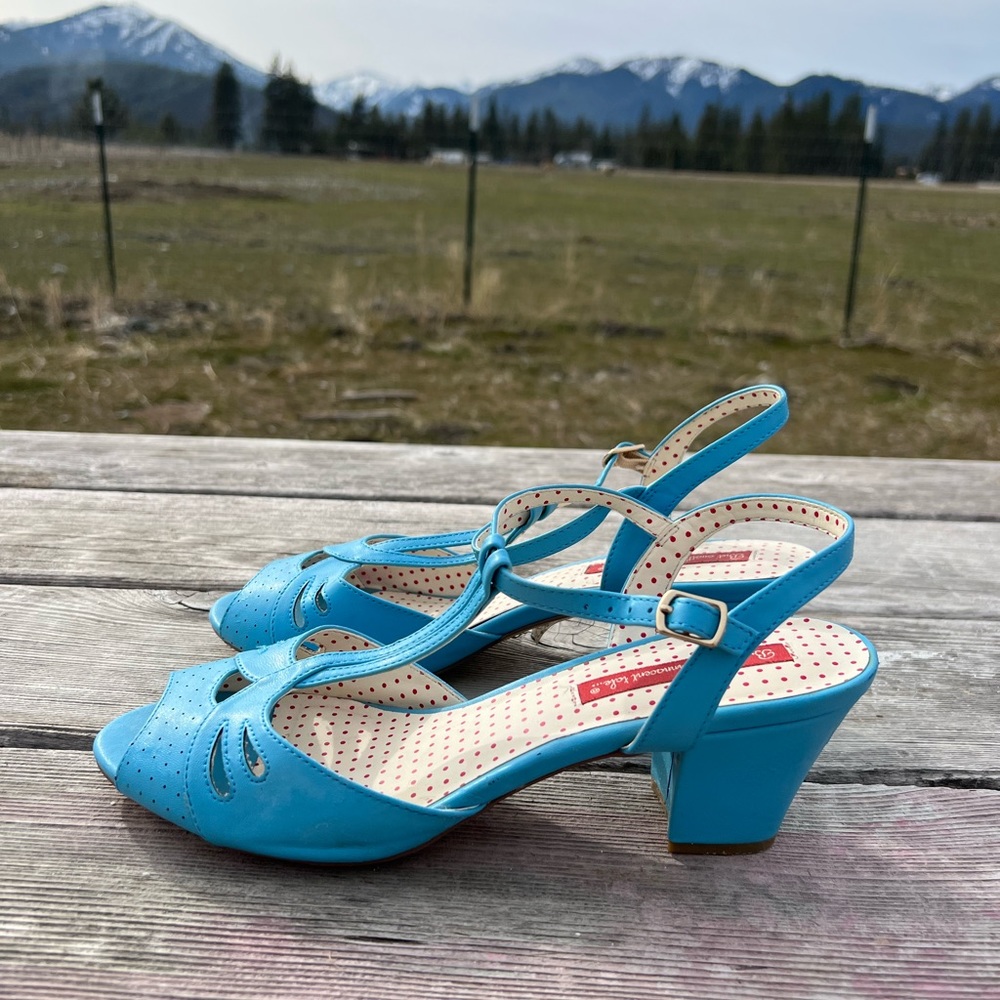 Bait footwear, blue sandal heel